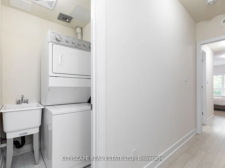 1084 Lansdowne Ave — Photo 14