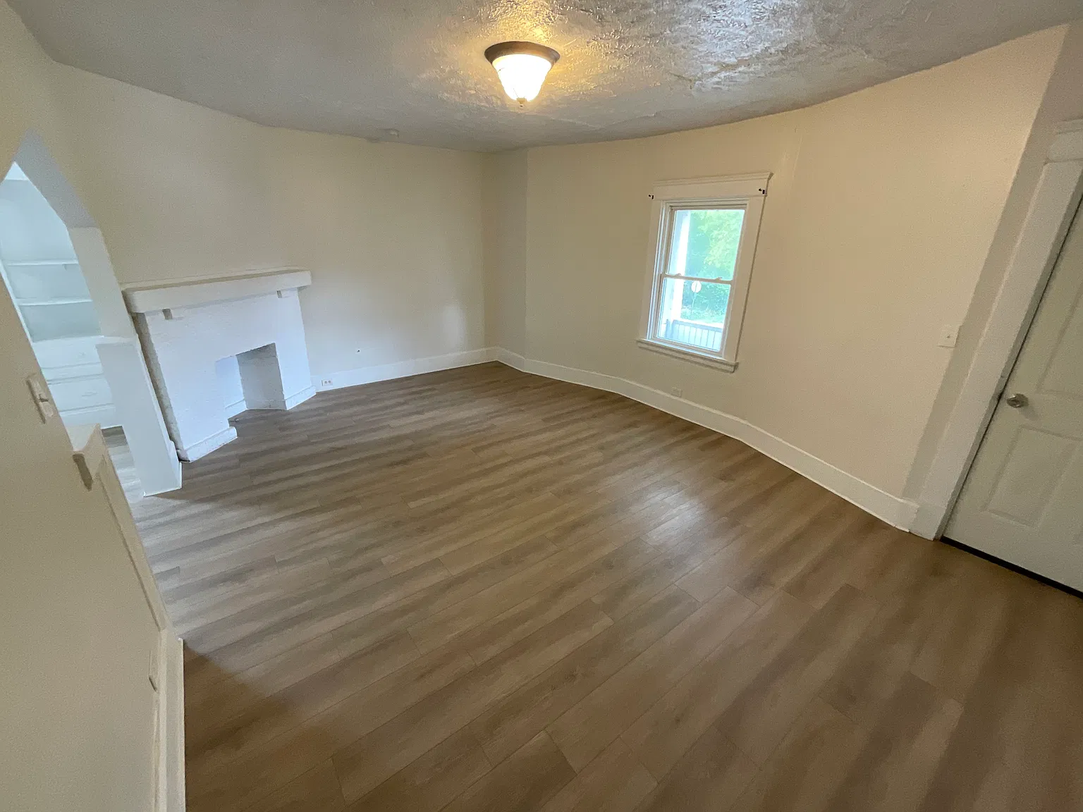 2 bed, 800 sqft, $1,500 — Photo 2