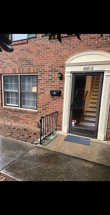 1st image of 6810 Farmingdale Dr APT A