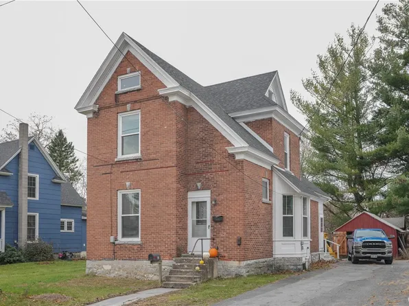 42 Prospect St, Gouverneur, NY 13642