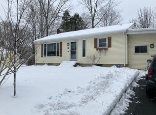 70 Diane Dr, Kingston, RI 02881
