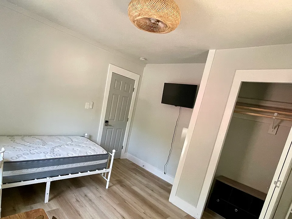 515 Frame St #3