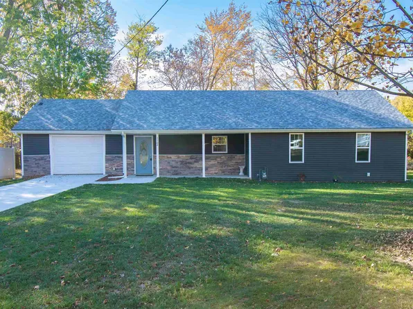 1102 Town St, Kendallville, IN 46755