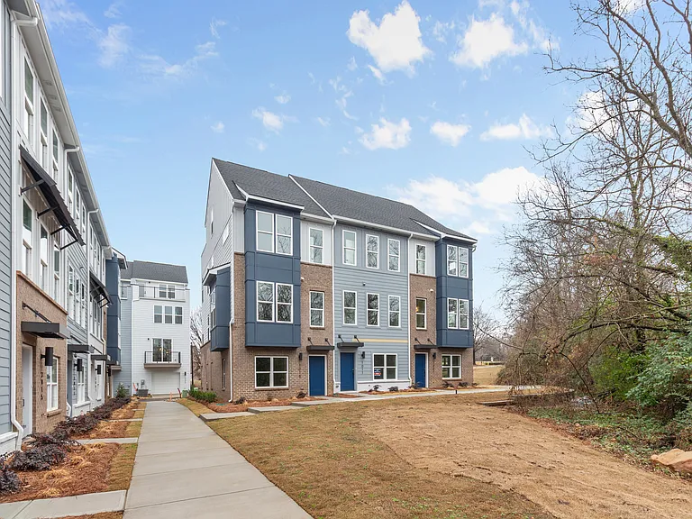 1011 Kokomo Ln — Photo 28