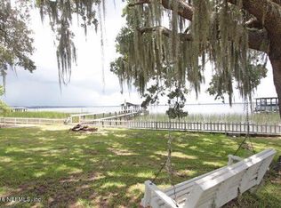 116 Crescent Lake Shore Dr, Crescent City, FL 32112