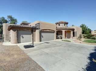 1530 Rancho Guadalupe Trl NW, Albuquerque, NM 87107