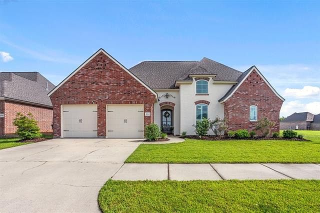 1st image of 2512 S Crest Dr
