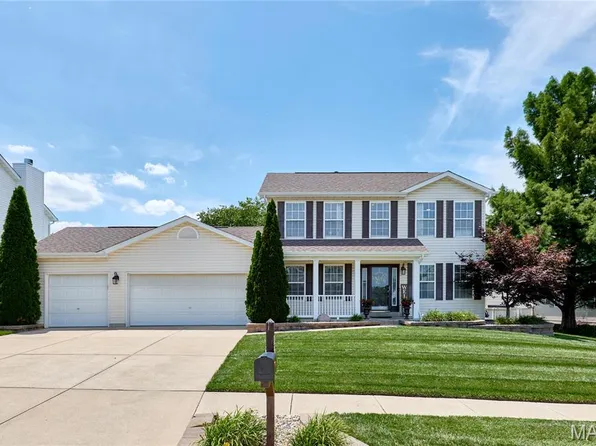 15 Lord Edward Ct, O'Fallon, MO 63366
