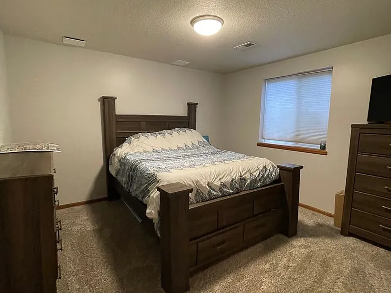 825 Locharno Dr — Photo 27
