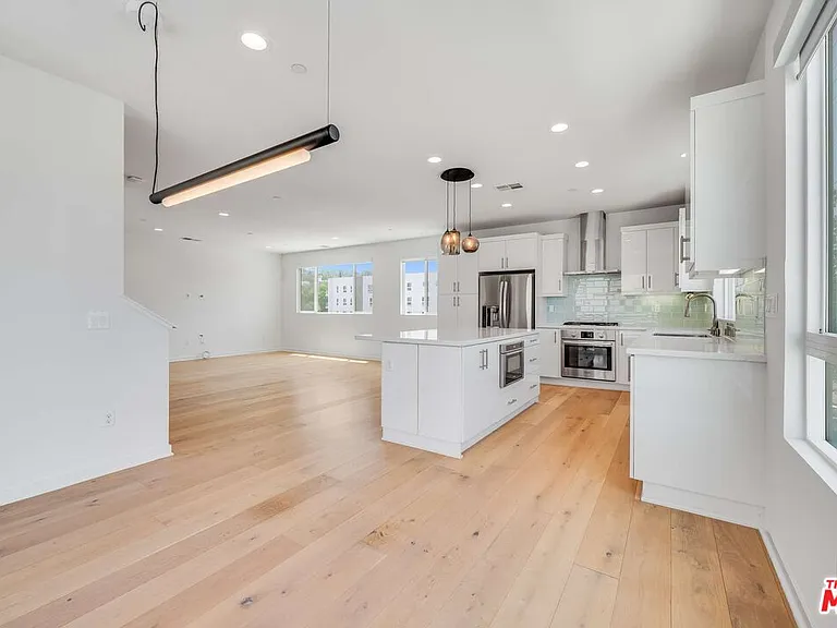 4320 Eagle Rock Blvd #1 — Photo 6