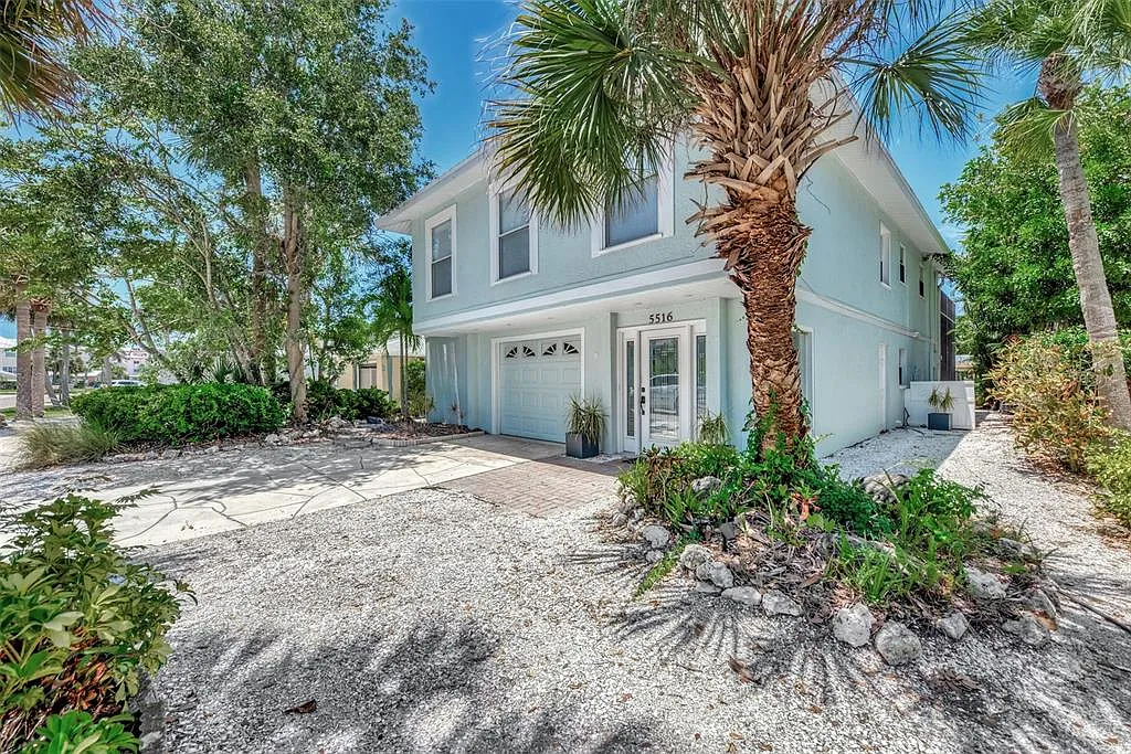 3 bed, 2.0 bath, 2259 sqft, $15,000 — Photo 4