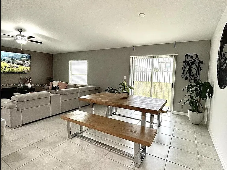 11207 Sage Canyon Dr — Photo 3
