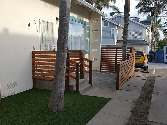 2nd image of 2059 Thomas Ave
