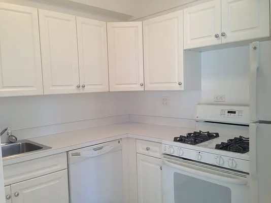 Rented by Stonehenge NYC LLC | media 9