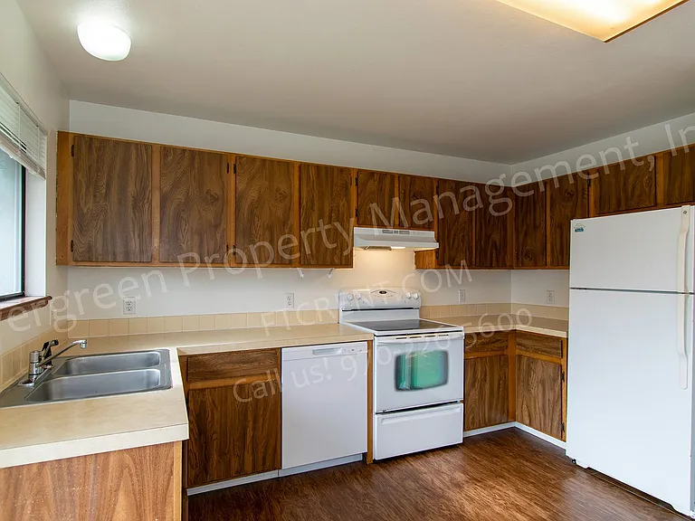 704 Ponderosa Dr — Photo 6