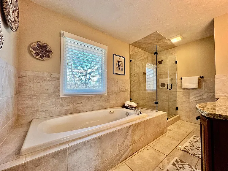 7184 Gregory Creek Ln — Photo 16