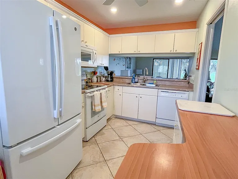 690 Bird Bay Cir #28 — Photo 7