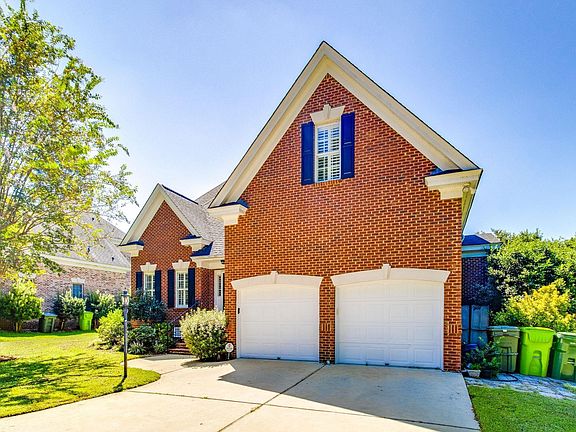 3rd image of 700 Sparkleberry Ln
