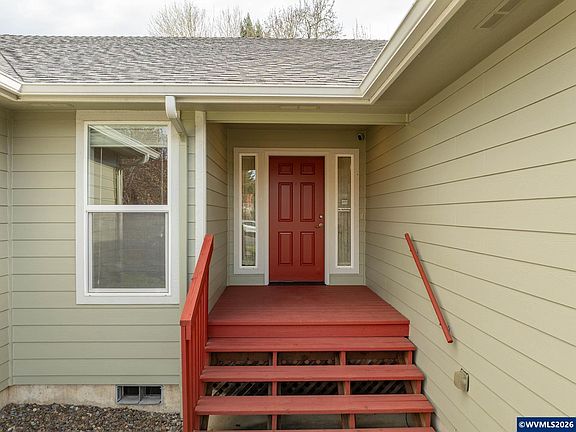 3rd image of 652 NW Jasper St
