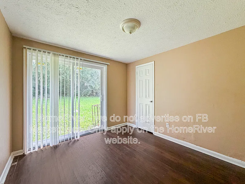 3 bed, 2.0 bath, 1274 sqft, $1,375 — Photo 3