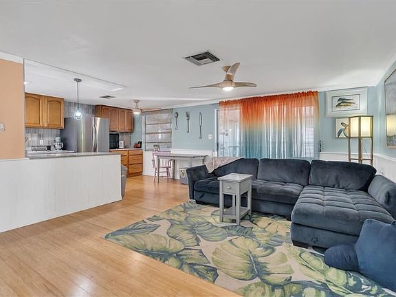 4th image of 13228 Carol Dr