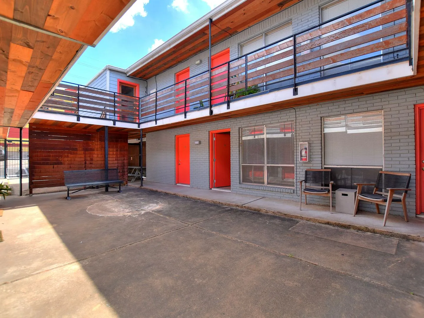 Peppertree Apartments — Photo 2