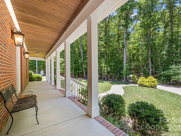 4th image of 1297 Quiet Creek Dr