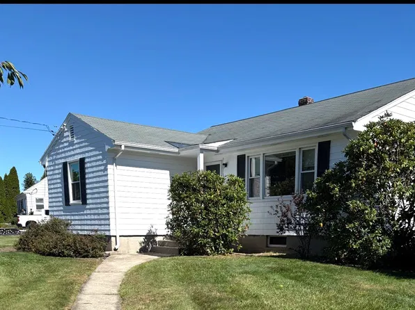 9 Honeyman Ave, Middletown, RI 02842