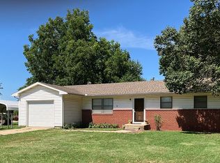 521 S Walnut Ave, Newkirk, OK 74647