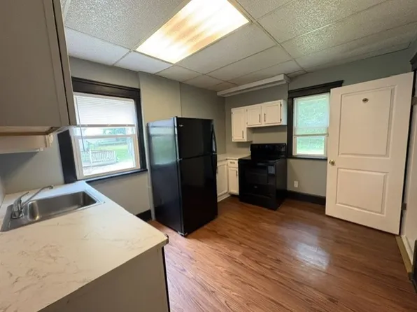 Updated 2-Bedroom Apartment with Spacious Rooms and Private Lower-Level Layout, 325 Para Ave, Akron, OH 44305