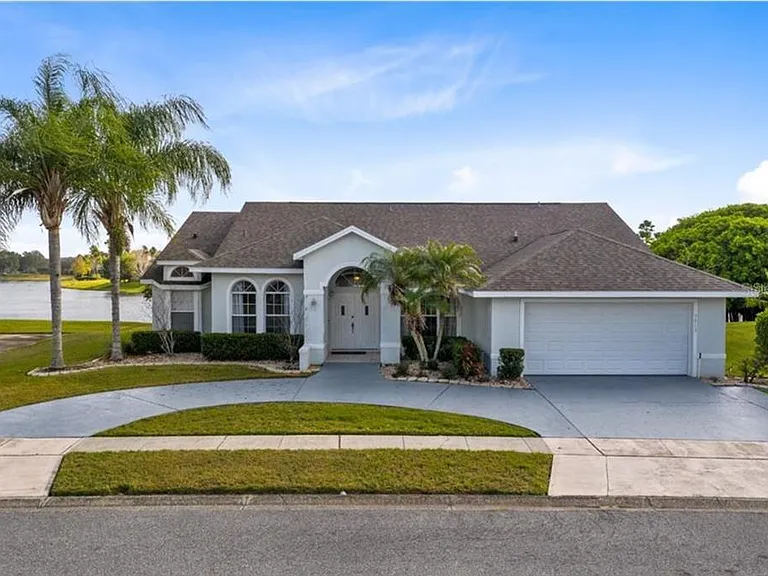 3913 Kiawa Dr — Photo 2