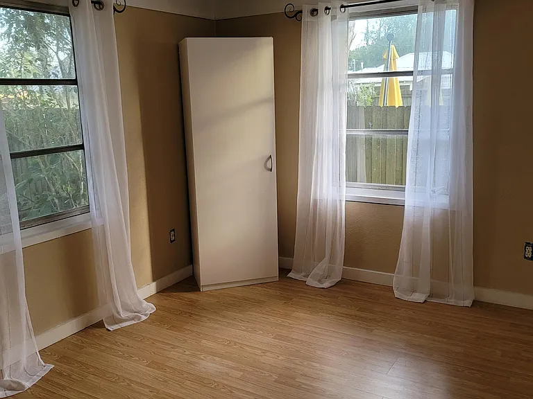 815 Pennsylvania Ave — Photo 6