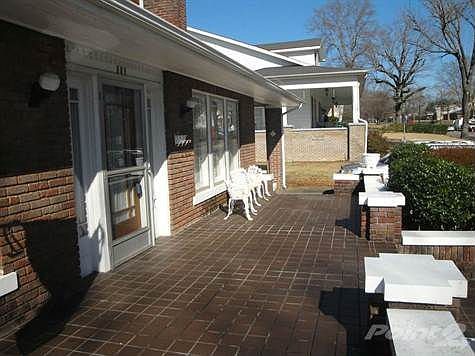 Huge Front Porch perfect for entertaining