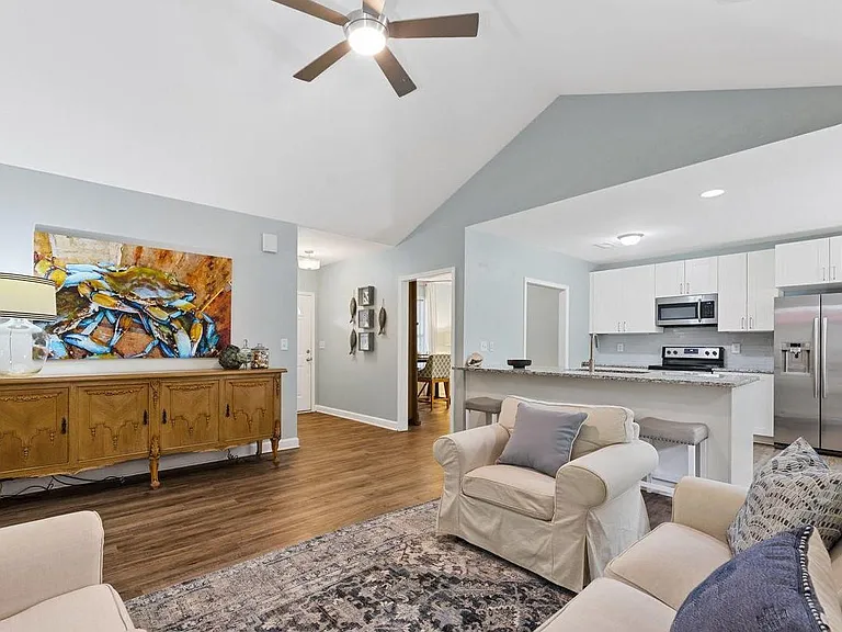 437 N Belvedere Dr — Photo 5