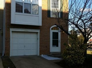 2468 Clover Field Cir, Herndon, VA 20171