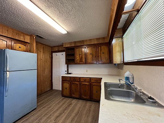 2nd image of 12406 Burgess Ave