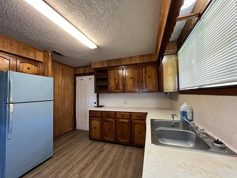 12406 Burgess Ave — Photo 2