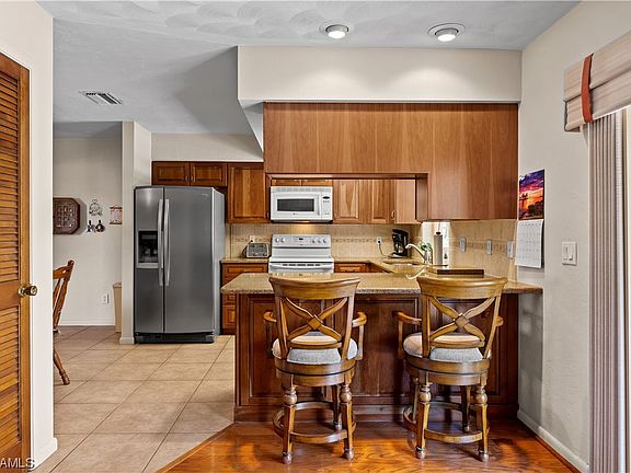 4th image of 8212 San Carlos Blvd