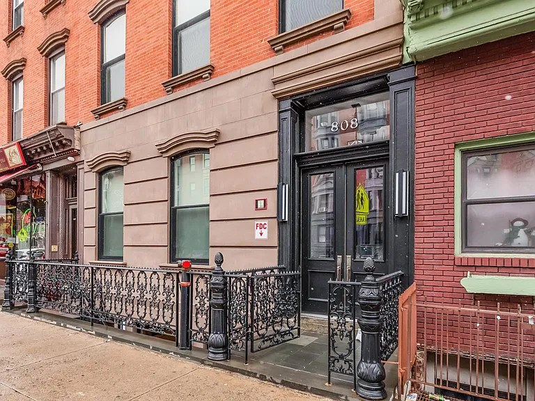 808 Washington St #GARDEN LEVEL — Photo 19