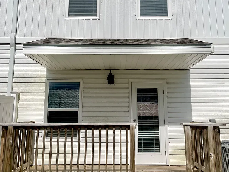 9815 Fowler Ave — Photo 33