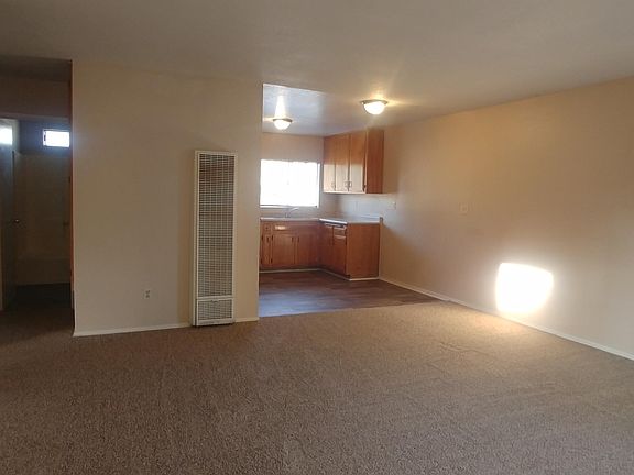 4th image of 407 E E St APT C