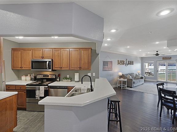 4th image of 214 Emerald Bay Dr #1B