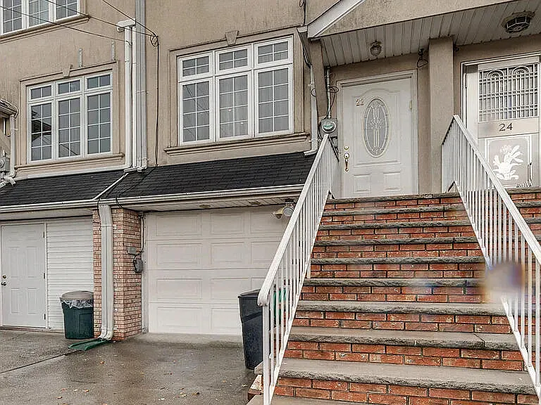22 Quincy Ave — Photo 1