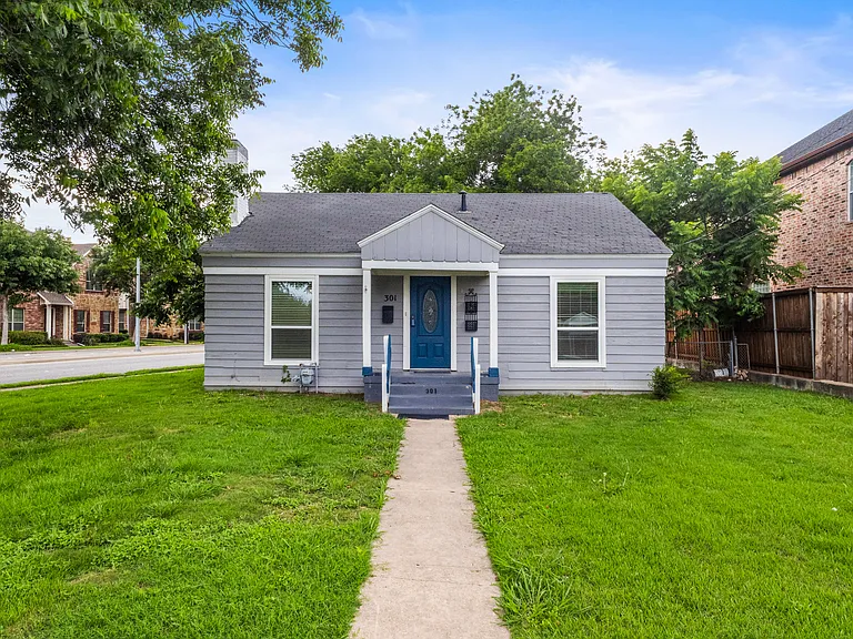301 Maple St — Photo 1