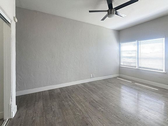 4th image of 2410 S Budlong Ave #D