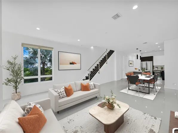 6310 NW 103rd Pl APT 201, Doral, FL 33178