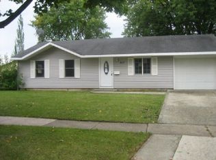 817 Sunset Cir, Streamwood, IL 60107