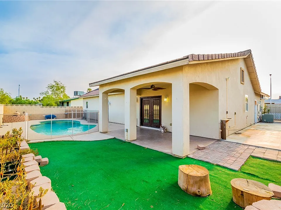 4470 Annie Oakley Dr, Las Vegas, NV 89121 | Zillow