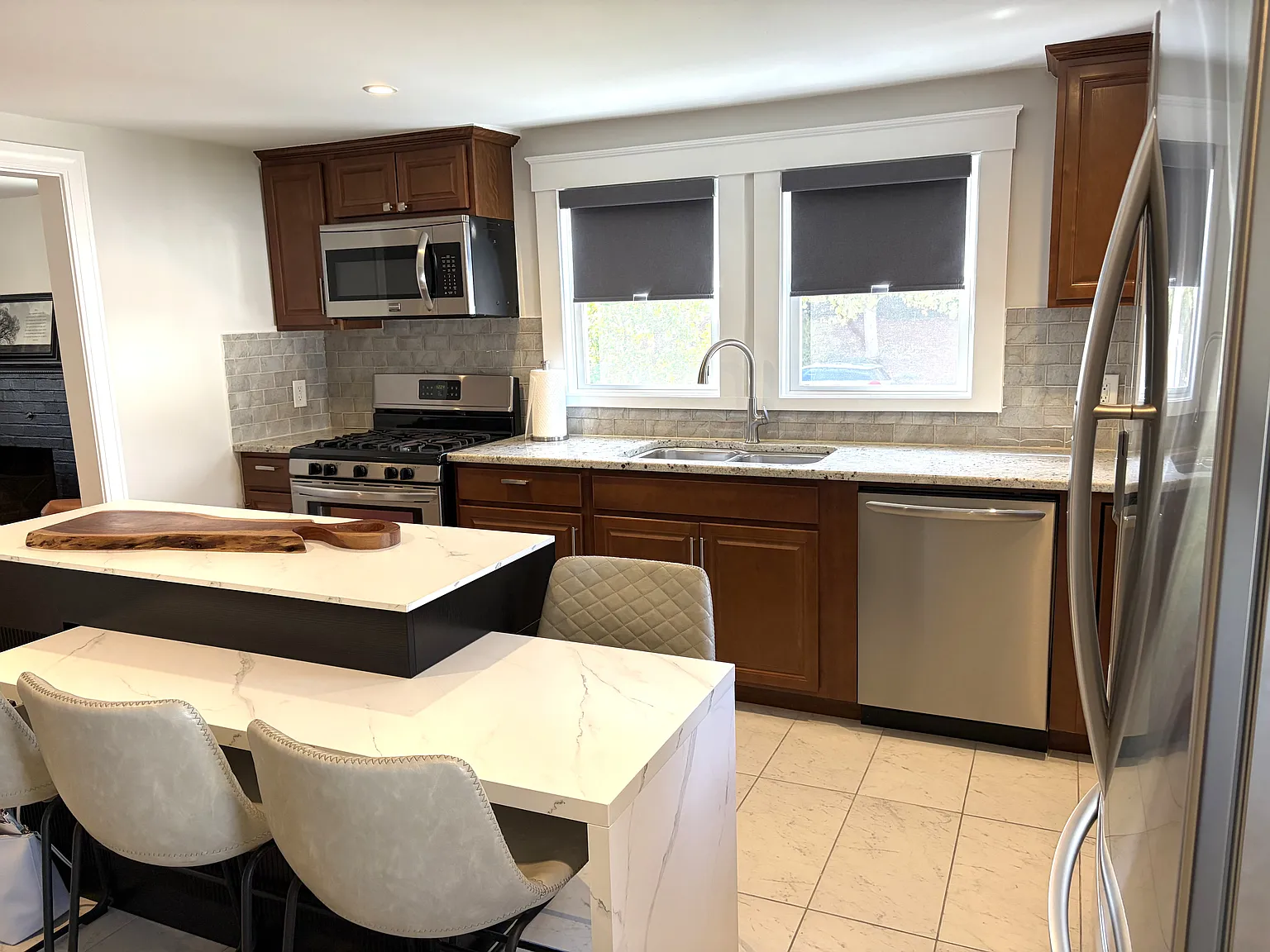2 bed, 1000 sqft, $3,000 — Photo 3