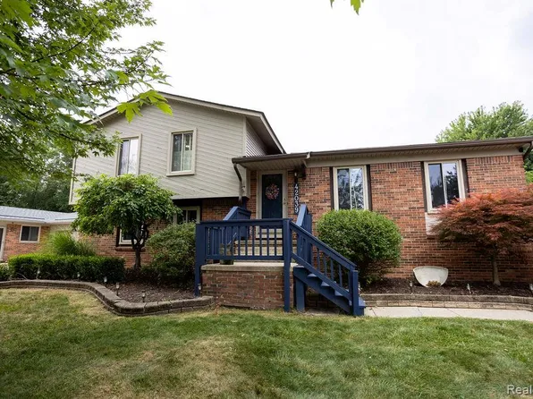 42039 Merrimac Cir, Clinton Township, MI 48038